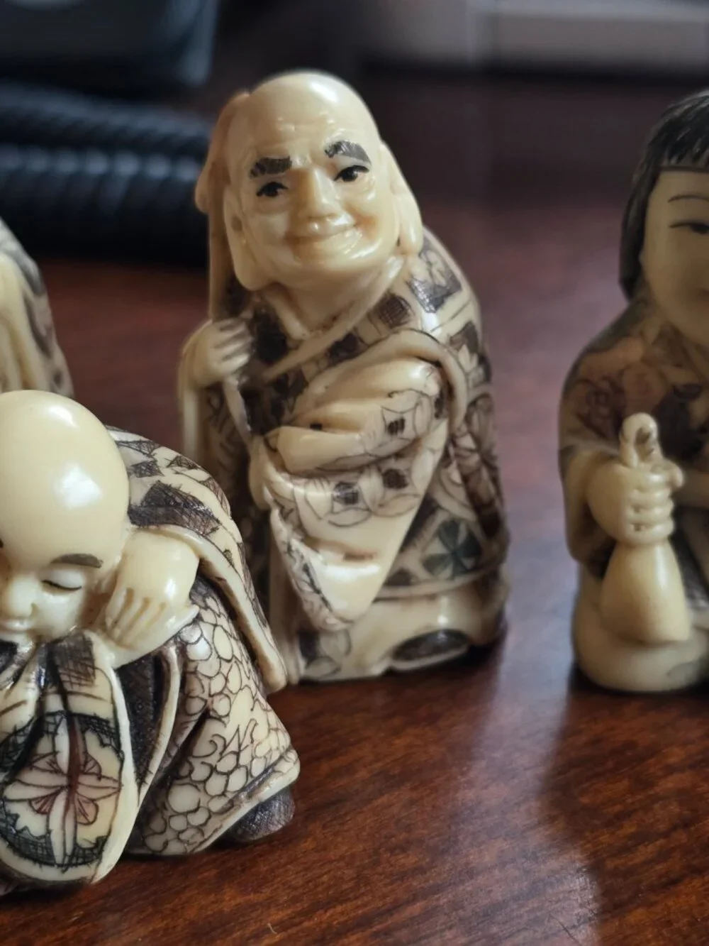 Set of 5 Vintage-Style Asian Decorative Figurines - Intricate Etched Design